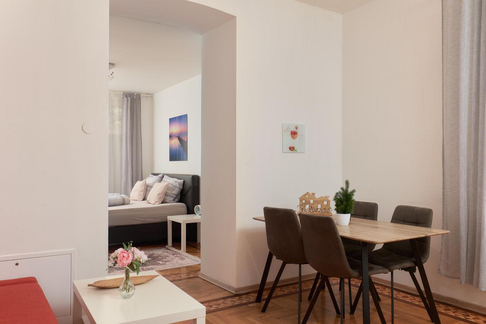 Schonbrunn Palace Free Parking And 24h Check-in * Wien